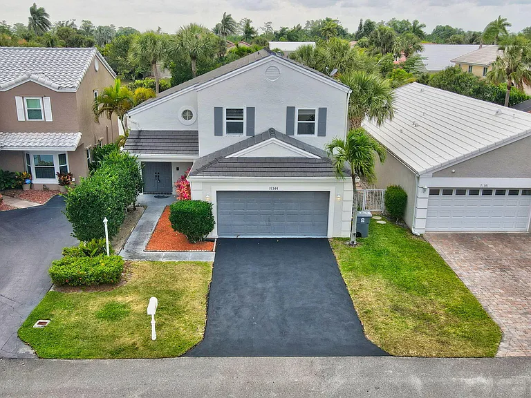 21391 Millbrook Ct — Photo 46