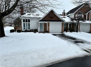 7 Walpole Ct, Fairport, NY 14450