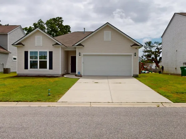 17 Chauga St, Beaufort, SC 29906