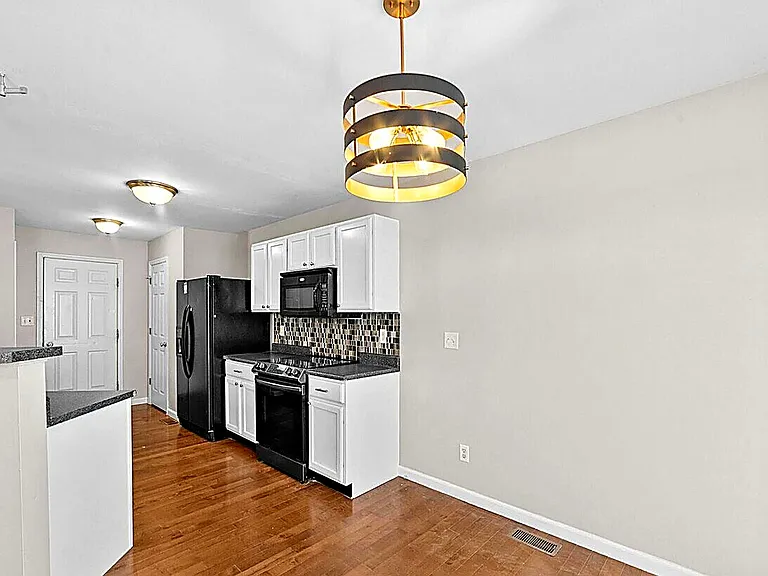301 Northshore Ct — Photo 6