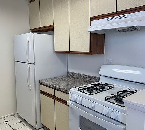 4th image of 1252 Barry Ave APT 6