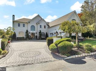 208 River Crest Dr, Phoenixville, PA 19460