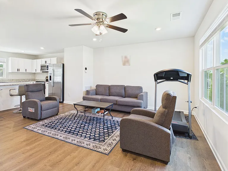 2945 Travis Ln — Photo 5