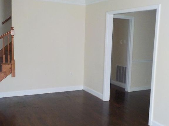 4th image of 3870 Bayliss Ave