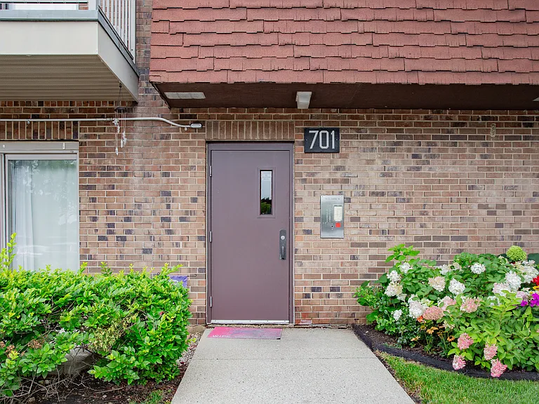 701 W Central Rd #B4 — Photo 5