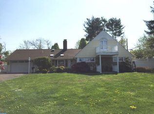 22 Red Ridge Rd, Levittown, PA 19056