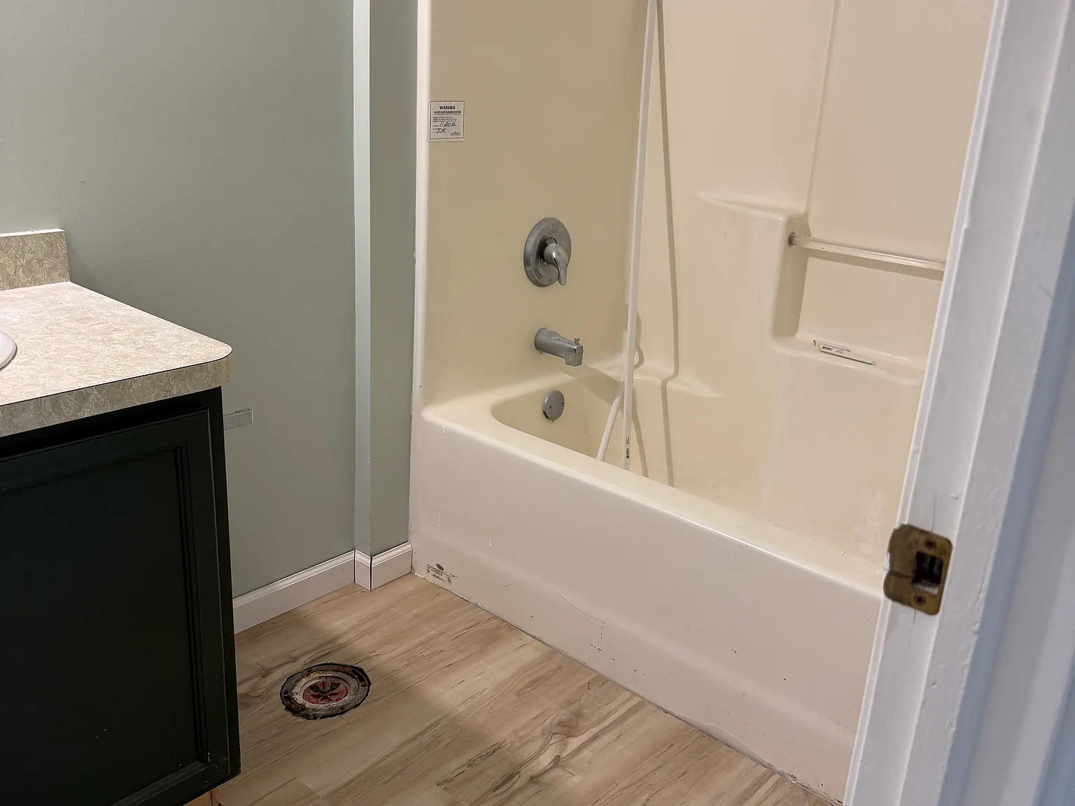 4 bed, 1.5 bath, 1384 sqft, $1,750 — Photo 3