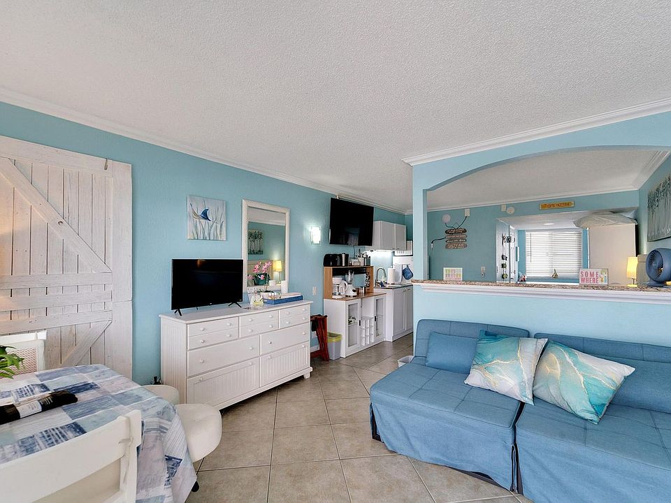 1st image of 445 S Gulfview Blvd #Id1248985p