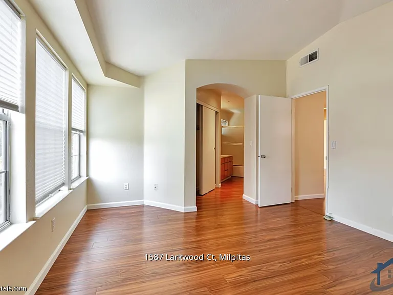 1587 Larkwood Ct — Photo 13