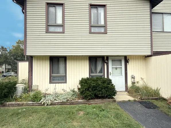 19 King Henry Cir, Rosedale, MD 21237
