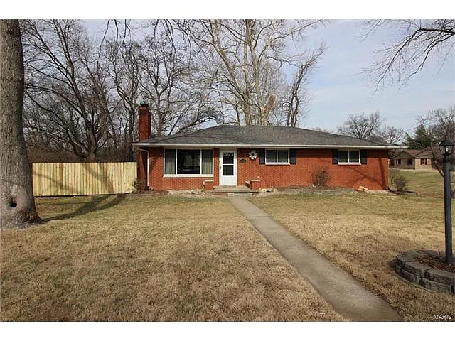 702 Dooner Dr photo 1