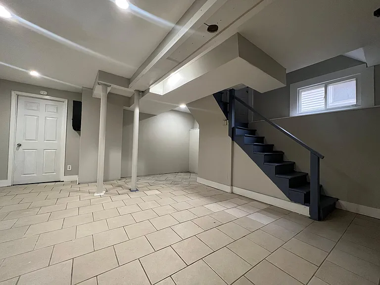 242 W Hazel St #1 — Photo 8