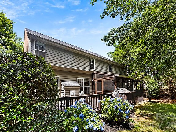 5th image of 2832 Shady Reach Ln