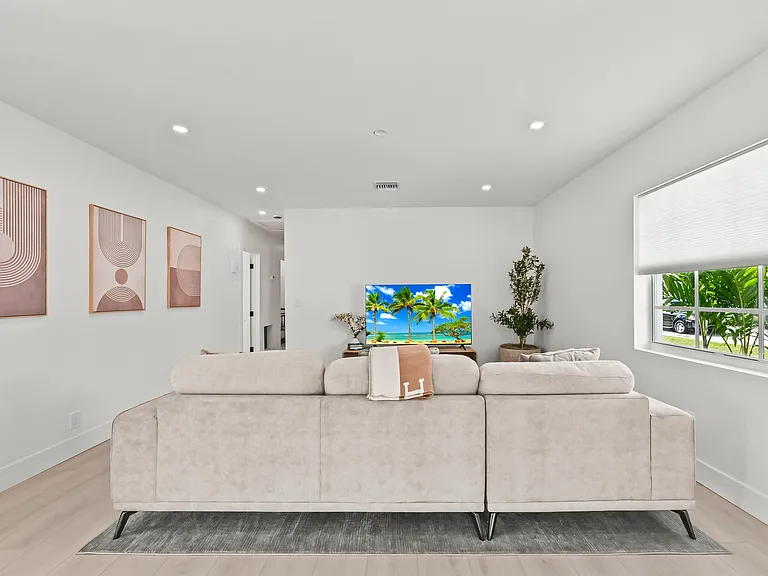 3400 Parker Ave — Photo 6