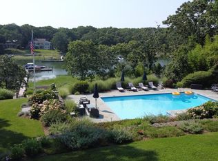 800 Fox Hollow Rd, Mattituck, NY 11952