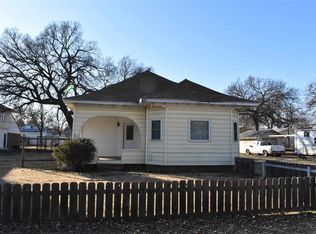 507 N 8th Ave, Fairview, OK 73737