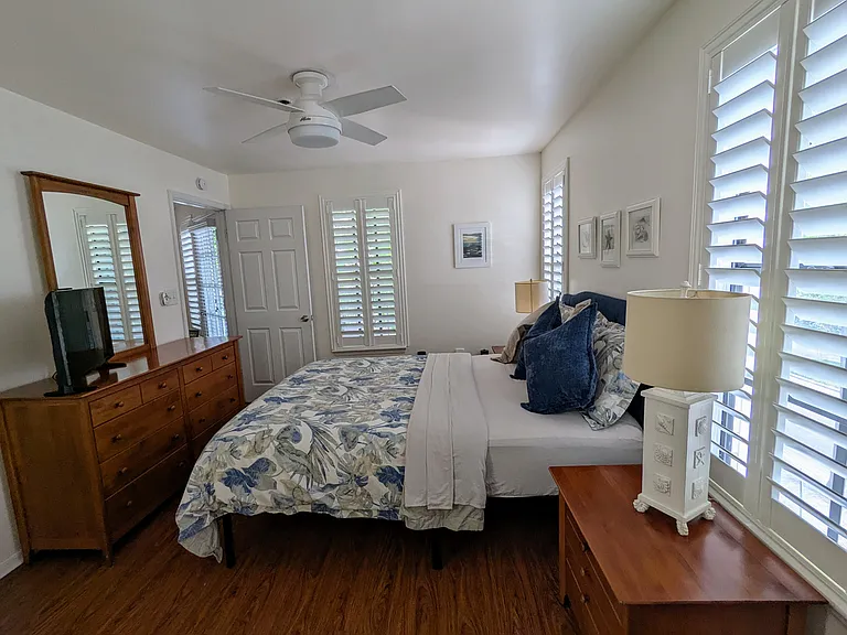 1000 W Horatio St — Photo 12