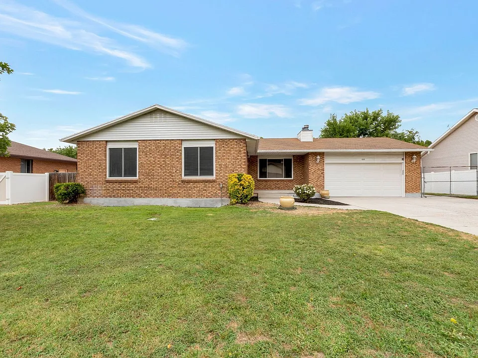 2237 E Karalee Way