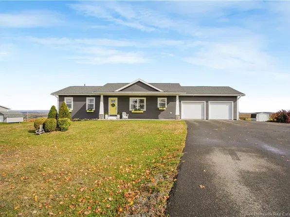 34 Milbury Rd, Woodstock, NB E7M 4R5