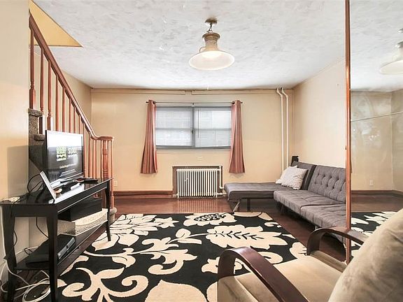 5th image of 360.5 5th St