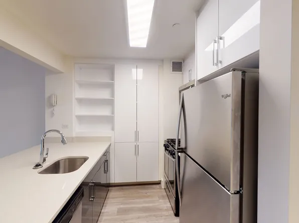 10 Hanover Square image 1 of 9