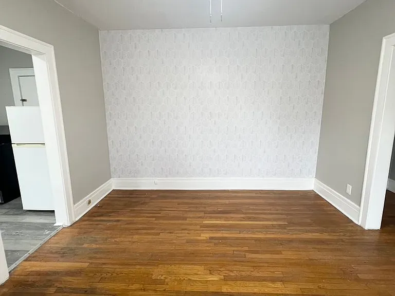 2704 Mayfield Road — Photo 8