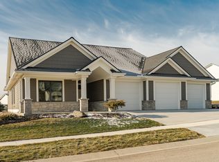 2608 Bentley Dr SW, Rochester, MN 55902