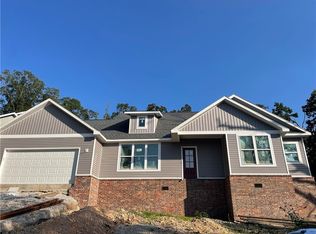 89 Rountree Dr, Bella Vista, AR 72715