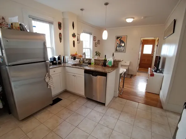 22 Inman Pl, Cambridge, MA 02139