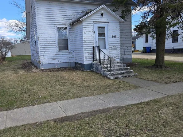 309 S Elm St, Cresco, IA 52136