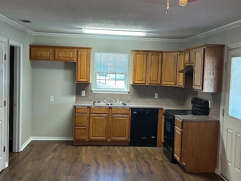 1215 Pine Hill Dr #1215 — Photo 2