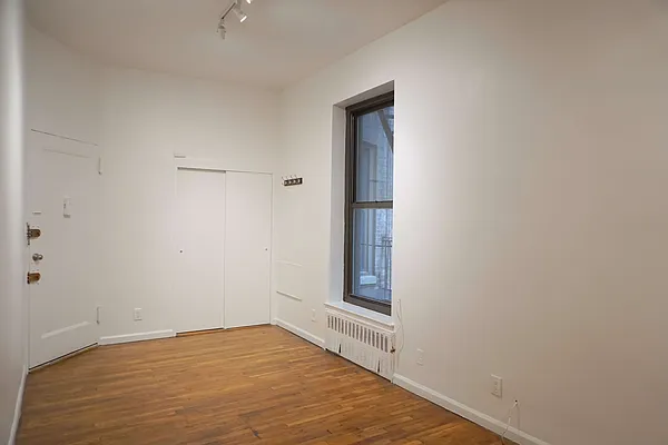 Rented by Compass | media 8