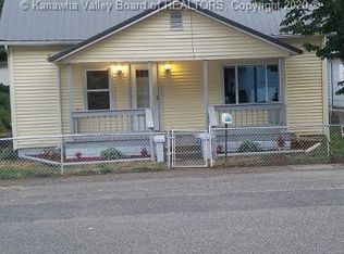 410 Holly Ave, Logan, WV 25601