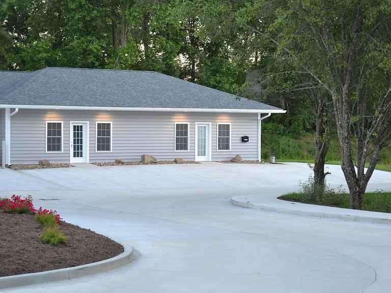 156 Lambert Dr — Photo 6