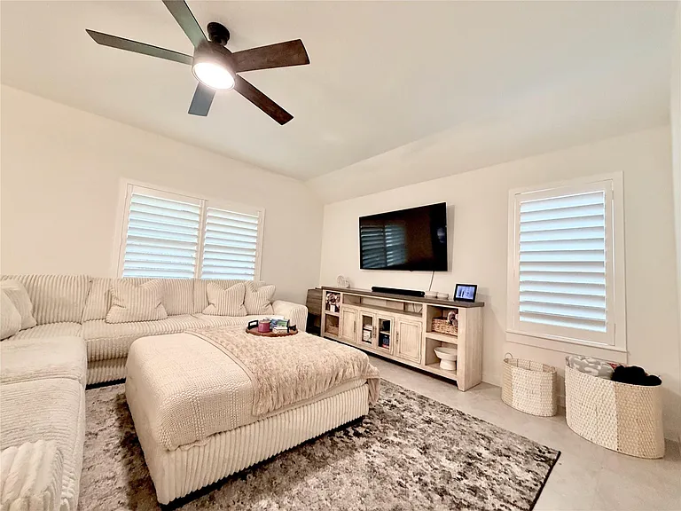 4724 Peony Green Dr — Photo 22