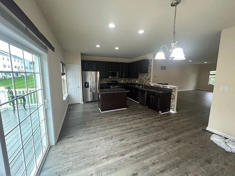 788 Jacobsen Cir — Photo 5