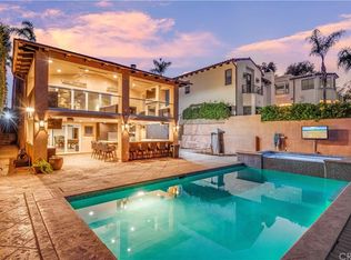 927 8th St, Manhattan Beach, CA 90266