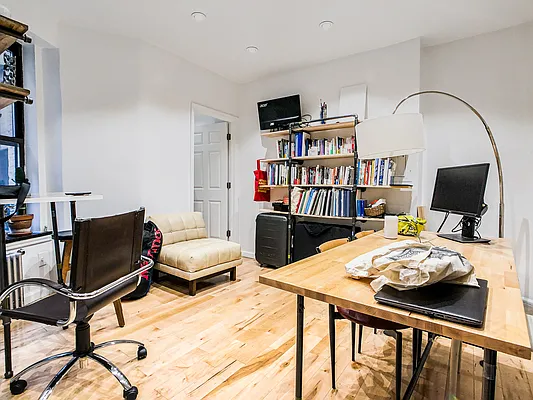 Rented by City Connections Realty | media 10