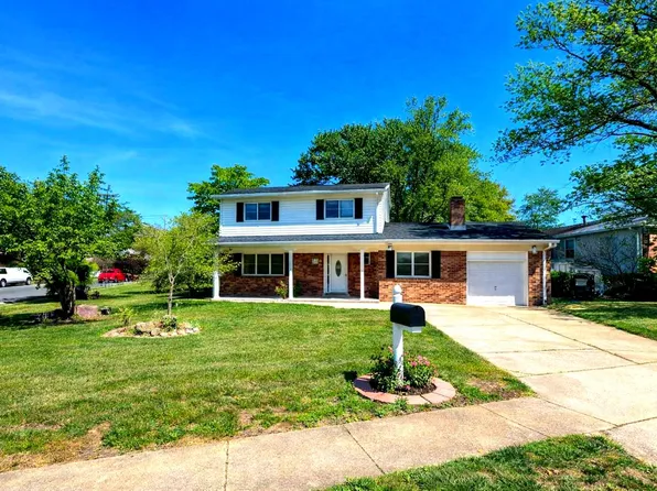 8120 Springfield Village Dr, Springfield, VA 22152