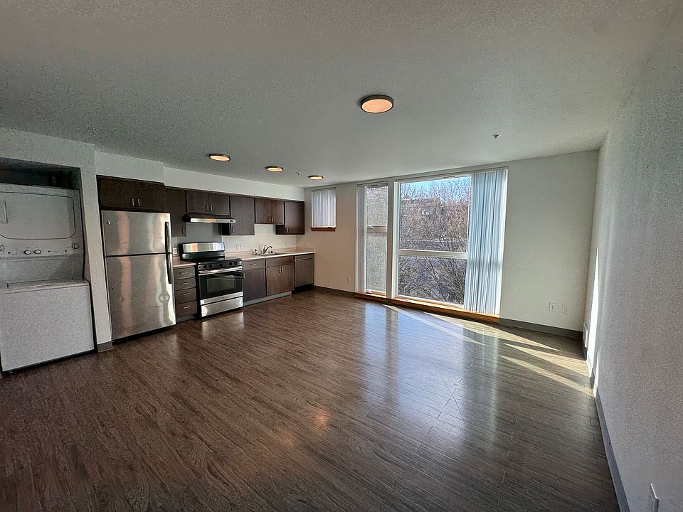 1st image of 510 19th Ave E #401