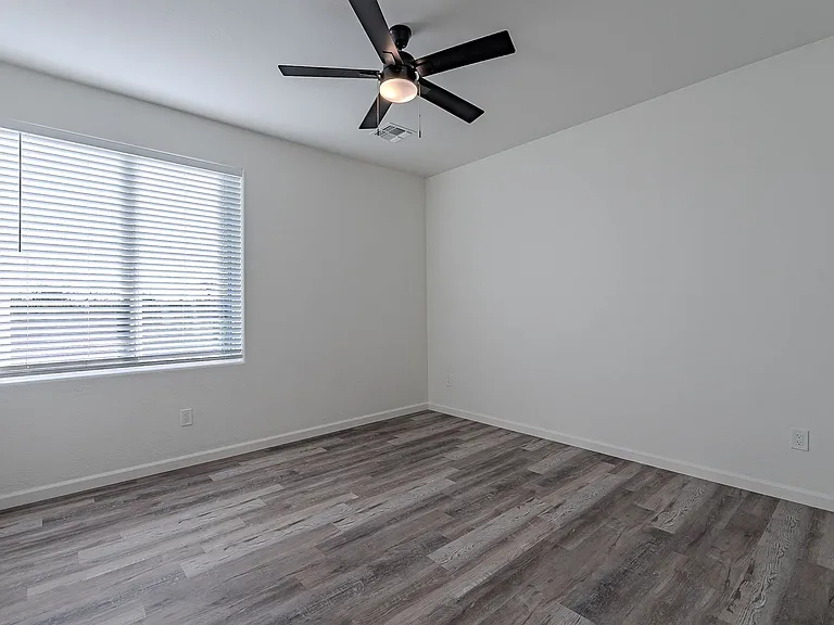 55 W Thomas Ln — Photo 18