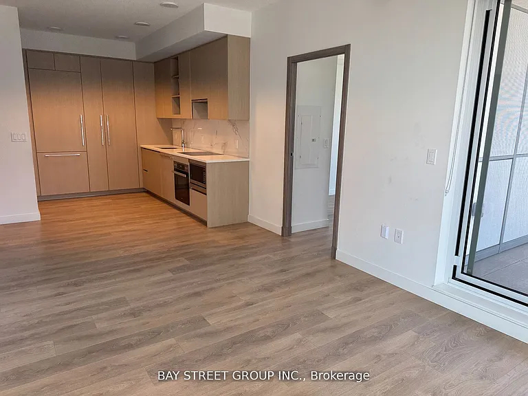 27 McMahon Dr #1512 — Photo 9