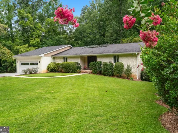 2760 Caraway Dr, Tucker, GA 30084