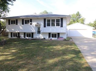 2286 Skyline Dr, Beloit, WI 53511