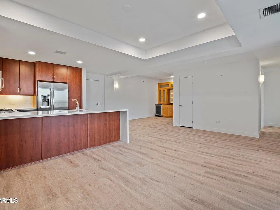 7141 E Rancho Vista Dr #4004