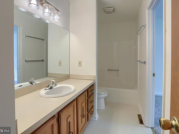 5th image of 1722 English Dr