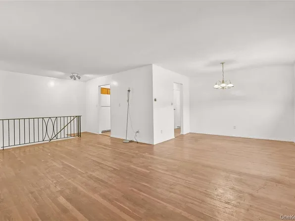 115-30 Inwood Street image 15 of 24