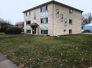 613 Edwards Ave #1E, Dundee, IL 60118