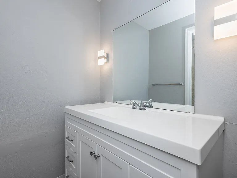 Greenway Apartments — Photo 20