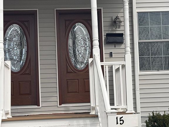 3rd image of 115A High St